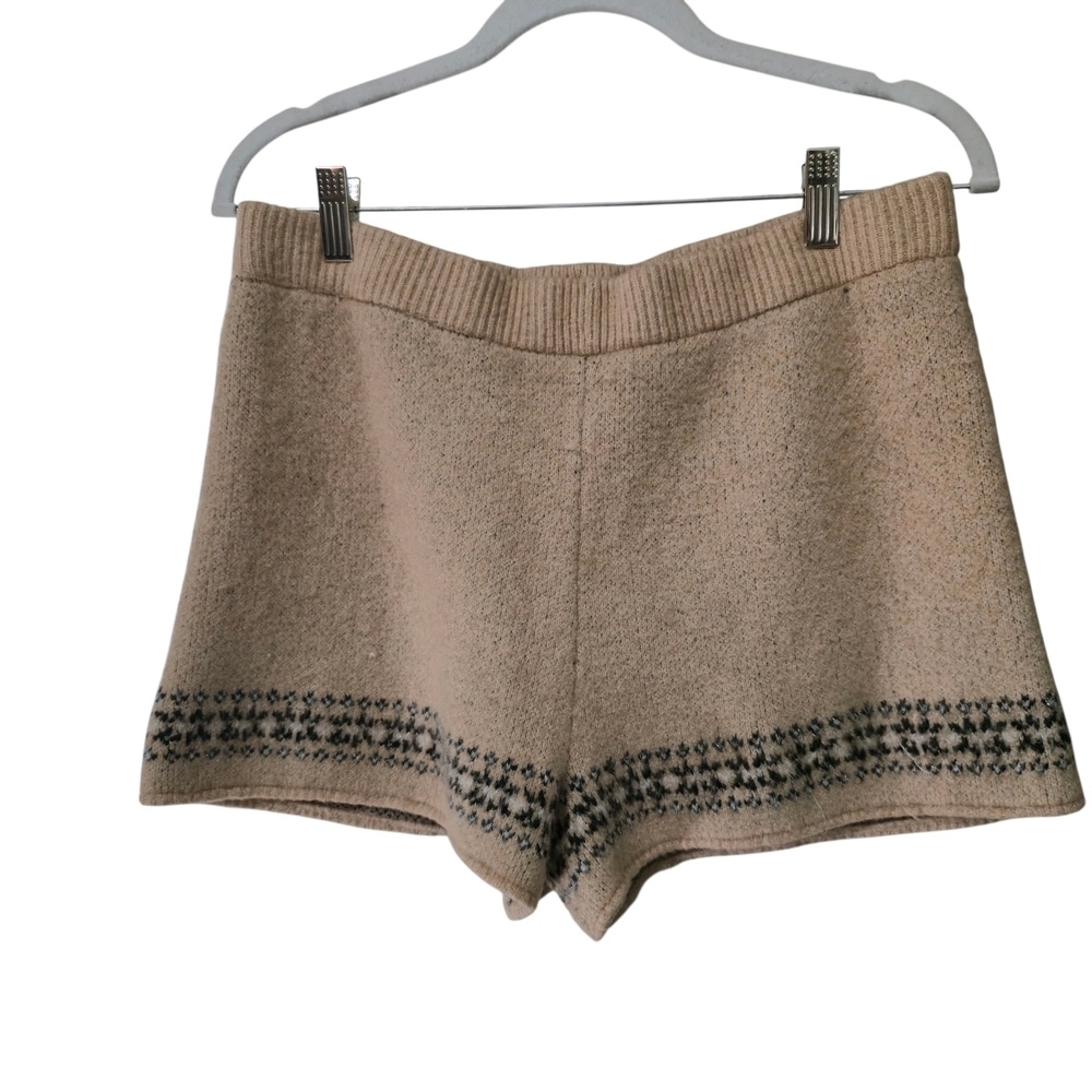 Women's Tan Patterned Sweater Set shorts and long sleeve sweater - Picture 4 of 4